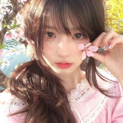 女魔头死后成了修真派团宠